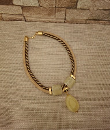 COLAR DE CORDA NÁUTICA DUPLA BEGE E MARROM COM PINGENTE MARFIM