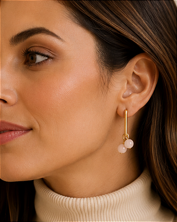Brinco Pendente Dourado com Quartzo Rosa