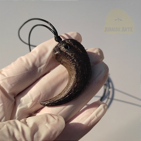 Colar Garra Velociraptor Jurassic Park III