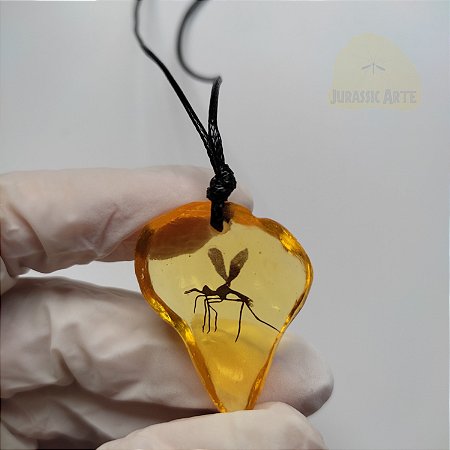 Colar Mosquito em Âmbar Jurassic Park Ilha Nublar