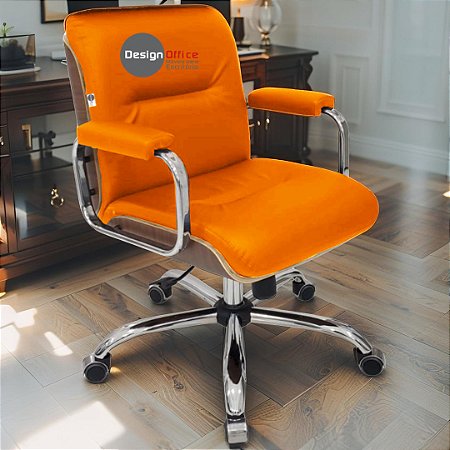 Cadeira Original Eames Diretor com Rodinhas Cromadas e Anti Risco Linha Capa em Madeira Laranja
