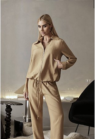 Jaqueta com Zíper e ajuste na barra