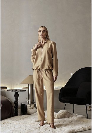 Calça reta com cós elástico