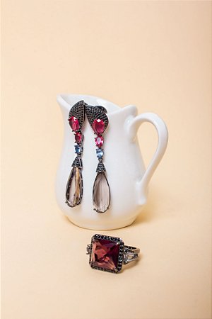 Brinco Fino Carmesim e Fumê