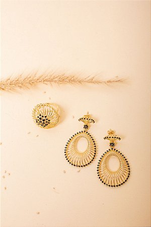 Brinco Ouro Dinâmico Ônix