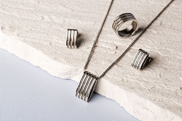 Brinco Linhas Prata Leve