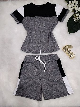 conjunto de blusa curta e short
