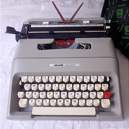 FUNCIONANDO Máquina De Escrever Datilografia Olivetti College Cinza Prata