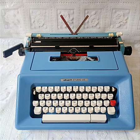 Funcionando - Máquina de Escrever Datilografia Olivetti Studio 46 azul vintage