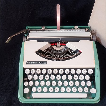 Máquina De Escrever Datilografia Verde e Creme Olivetti Lettera 82 Funcionando