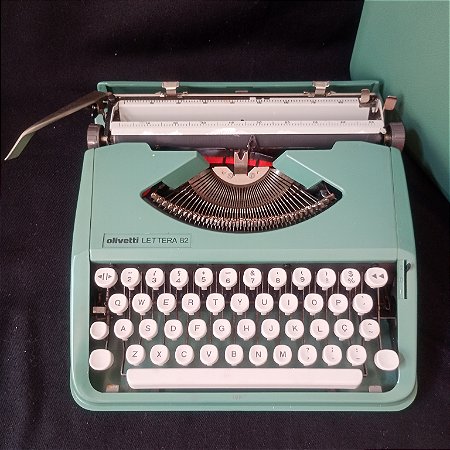 Máquina De Escrever Datilografia Verde Olivetti Lettera 82 Funcionando
