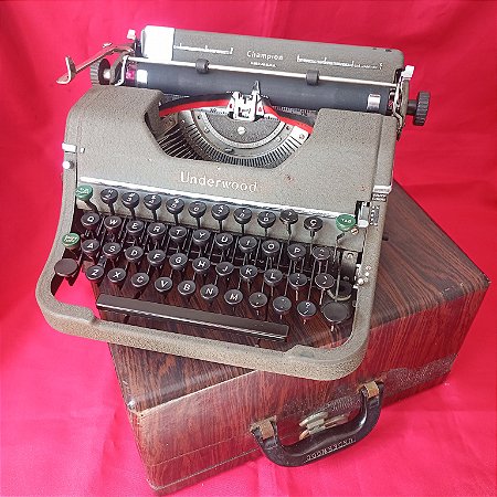 Funcionando Máquina de Escrever Datilografia Underwood Champion Made in USA