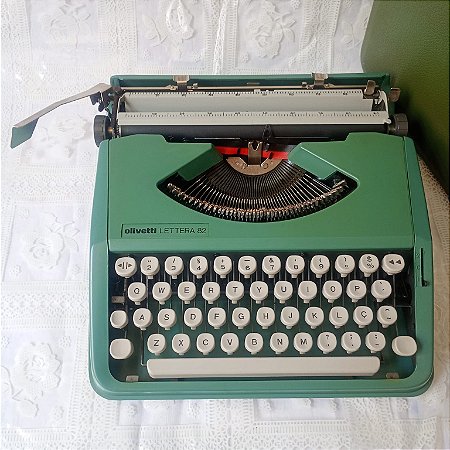 FUNCIONANDO Máquina De Escrever Datilografia Olivetti Lettera 82 verde