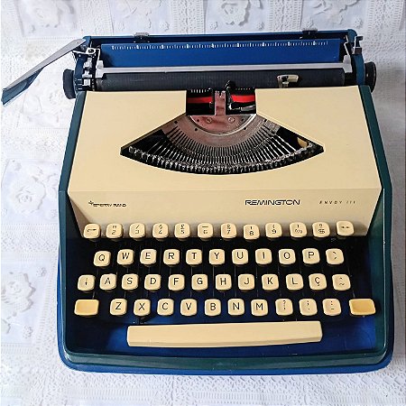 Funcionando Máquina De Escrever Remington Envoy III Sperry Rand Cor Creme e Azul