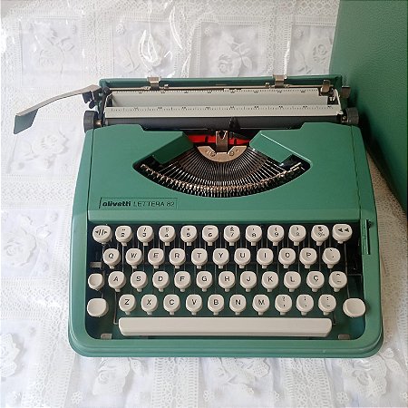 FUNCIONANDO Máquina De Escrever Datilografia Olivetti Lettera 82 verde