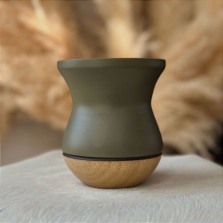 Cuia de Madeira Bicolor Verde Militar