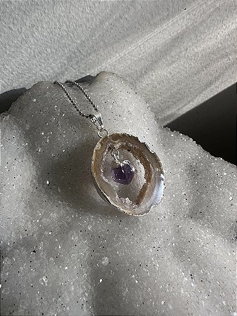 Colar Geodo de Ágata com Ametista | Cristal de Equilíbrio e Suavidade