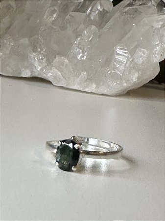 Anel Ajustável Turmalina Verde | Cristal de Saúde e Abundância - Prata 925