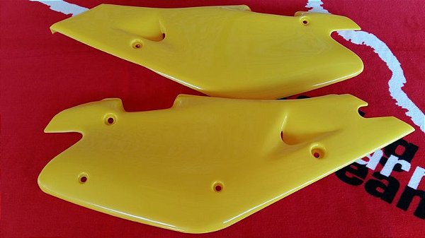 Tampas laterais do banco Husqvarna WR 125-250-360 00 - 04