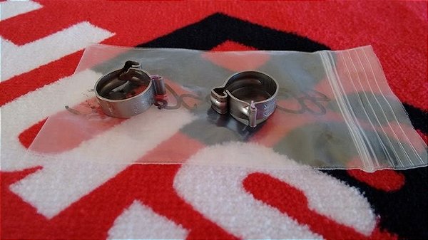 Braçadeira da mangueira superior do radiador Husqvarna WR