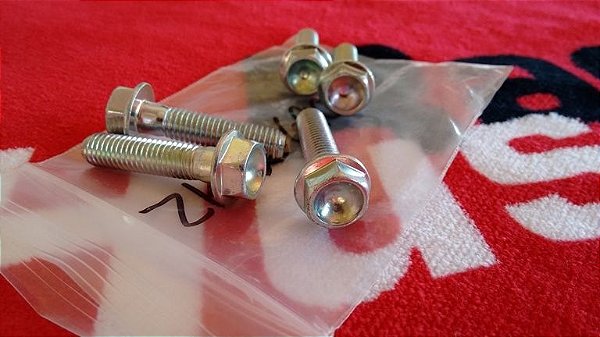 Parafuso do cabeçote Husqvarna WR