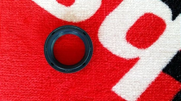 Retentor do eixo do pedal de partida Husqvarna WR-CR