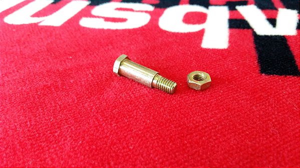 Parafuso + porca do manete de freio Husqvarna WR - TE 01