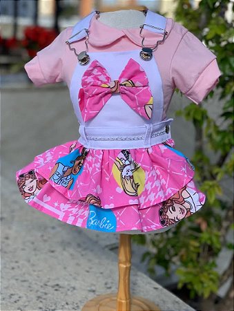 Jardineira Barbie