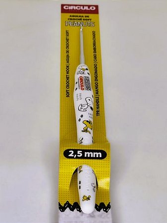 Agulha de Crochê Soft Emborrachada Estampa Snoopy - 2,5mm