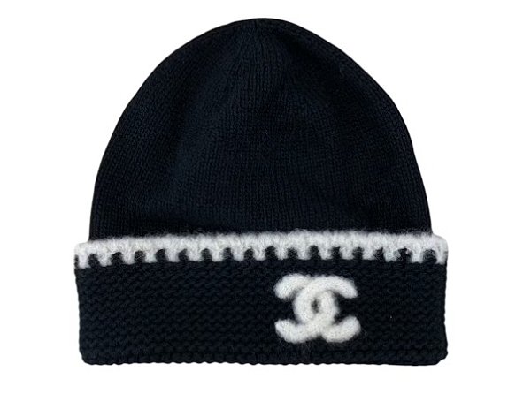 Chanel Touca CC Logo Laciness Preta