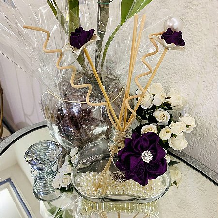 Difusor de Aromas em Vidro Arredondado Transparente Decorado com Flor Púrpura e Pérolas