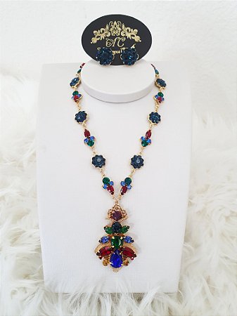 Conjunto Dourado Trabalhado com Cristais Vermelhos, Azuis e Verdes