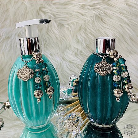 Vidro Transparente Decorado com Cristais e Strass para Sabonete Líquido ou Difusor de Aromas em Tons de Azul Turquesa