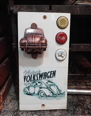 Abridor de garrafas em madeira magnetizado de parede (AGM-04)