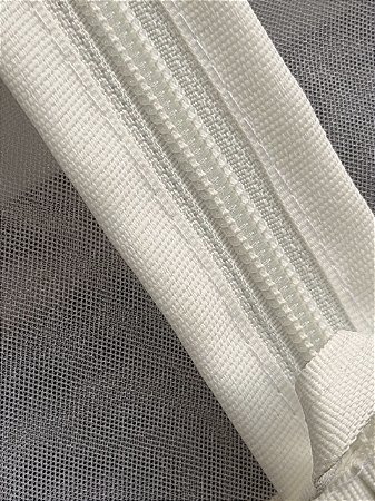 Capa Para Roupas em Organza Leve e Respirável