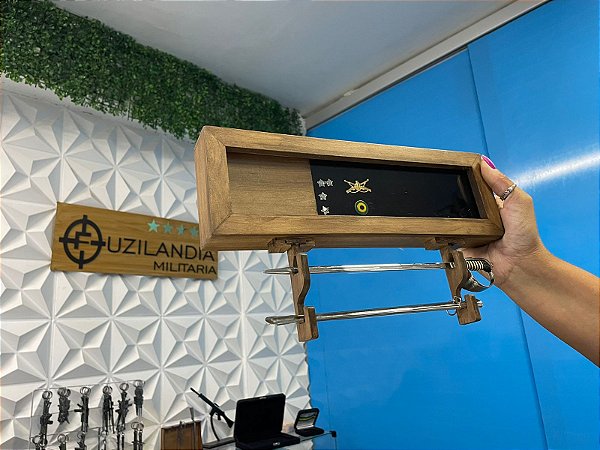 PORTA MEDALHAS COM SUPORTE PARA ESPADIN (SEM ESPADIN)