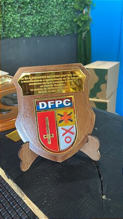 BRASÃO DE MESA EM ALTO RELEVO