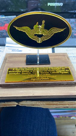 BRASÃO DE MESA EM CÚPULA DE ACRÍLICO