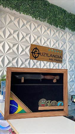 SUPORTE EM MOLDURA PARA FACA (30X40)