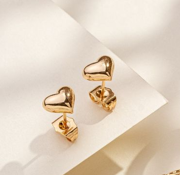 Brinco coração liso dourado pequeno