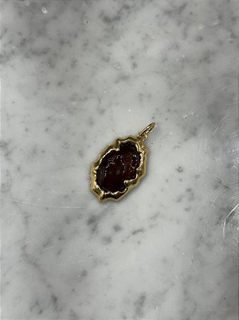 Pingente Oval Marrom