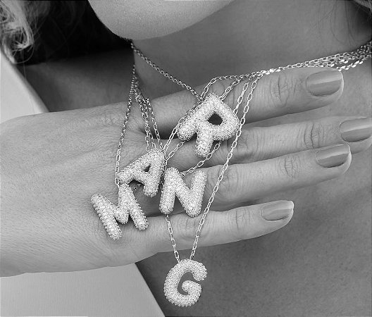 Colar Letra Cravejada Prata