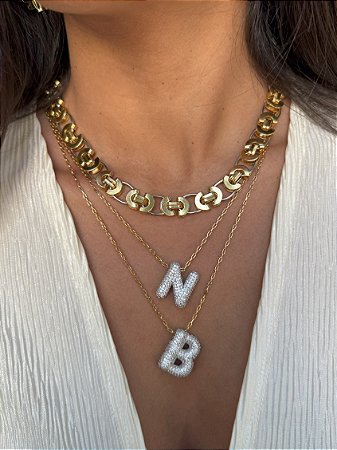 Colar Letra Cravejada Bicolor