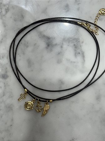 Choker Leila Histórias