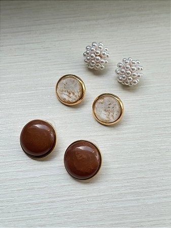 Brinco Botão Redondo Marrom