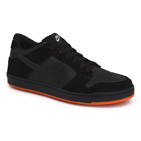 Tênis SB Dunk Low “Black Pigeon” Preto/Laranja