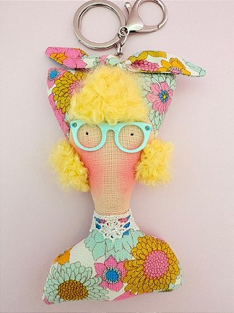 Chaveiro boneca de pano loira