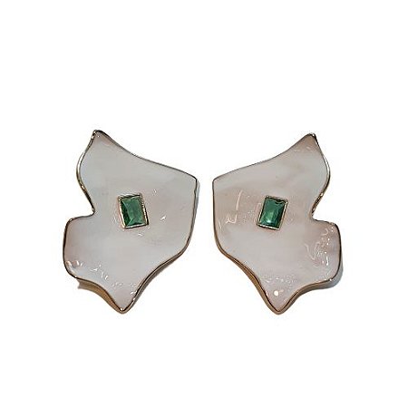 BRINCO FLOR ESMALTADA BRANCA COM ZIRCONIA VERDE