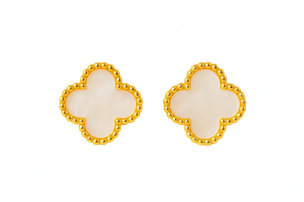 BRINCO PEQUENO FIXO PINO INSPIRAÇAO VAN CLEEF TREVO MADREPEROLA