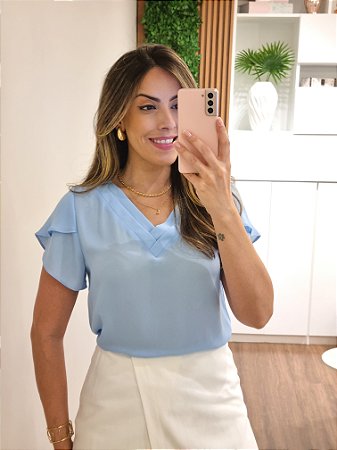 Blusa azul manga tulipa decote V